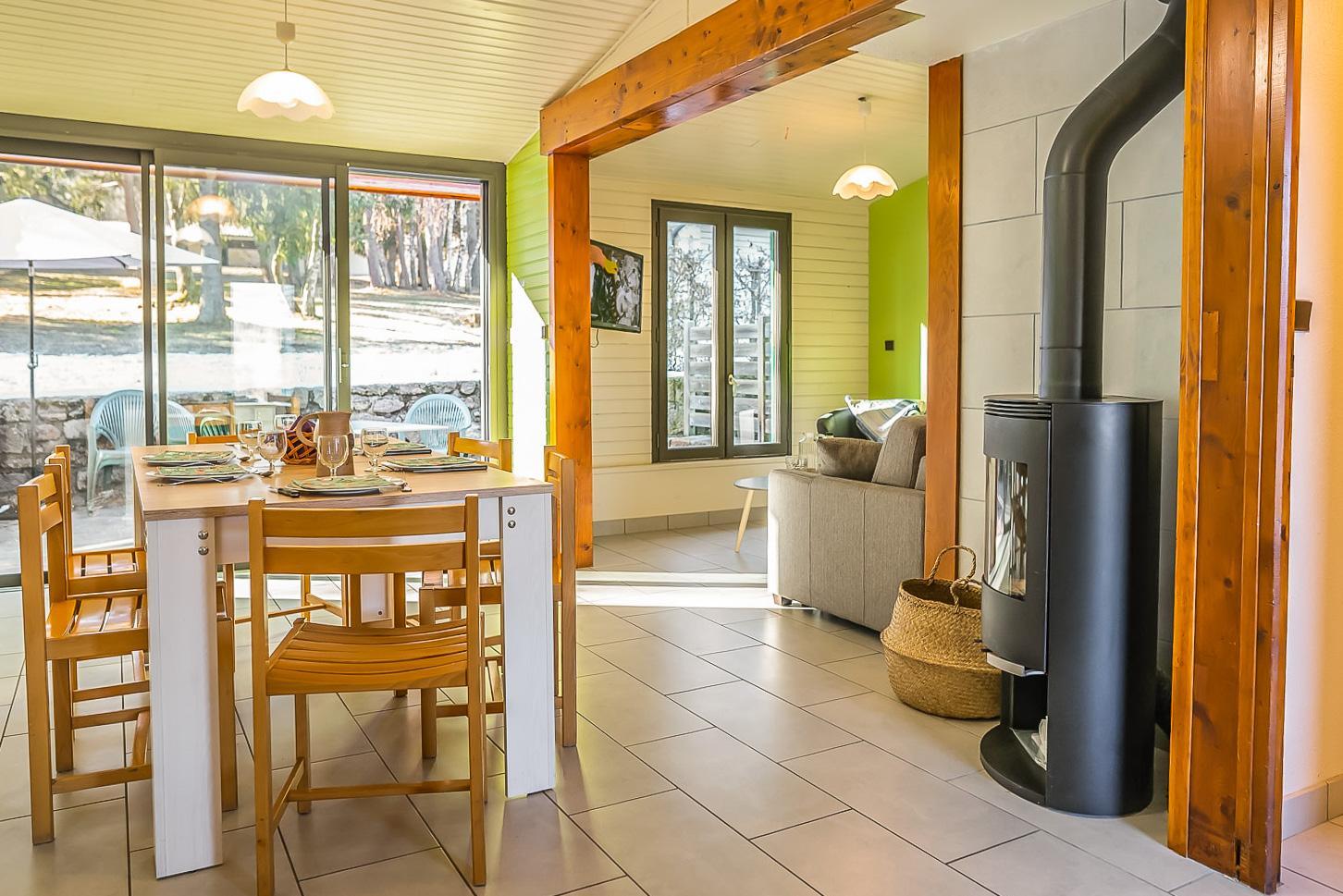 Village vacances foret de ganigal, locations de vacances au malzieu